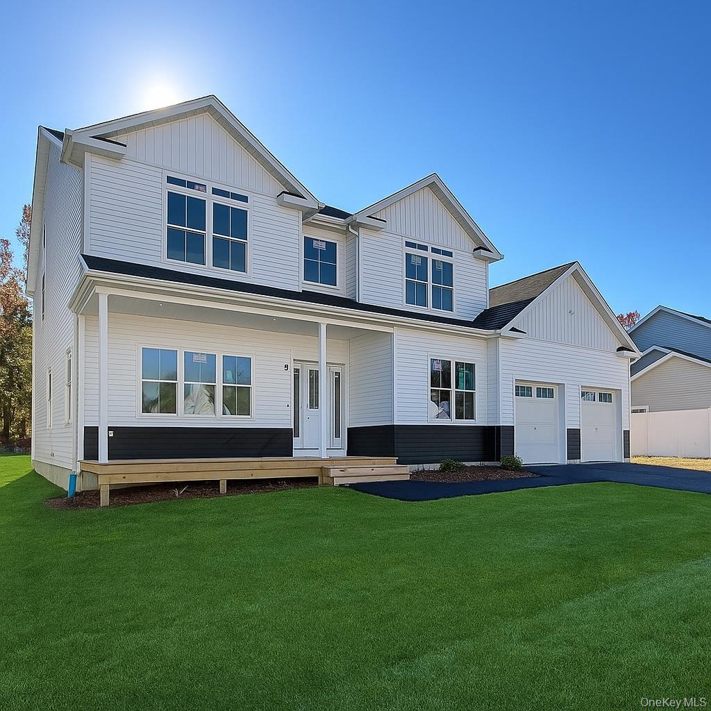 12 Fox Run Court, Ridge, NY 11961