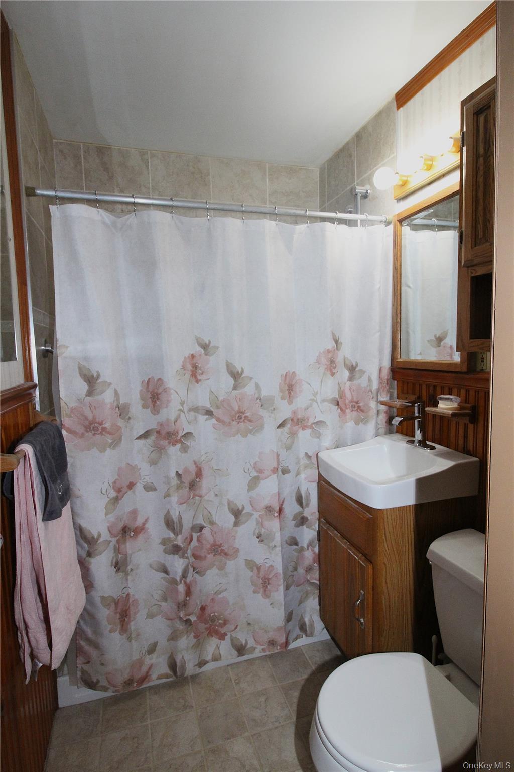 878 County Line Road, Amityville, NY 11701