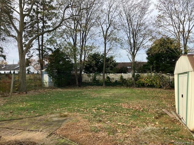 878 County Line Road, Amityville, NY 11701