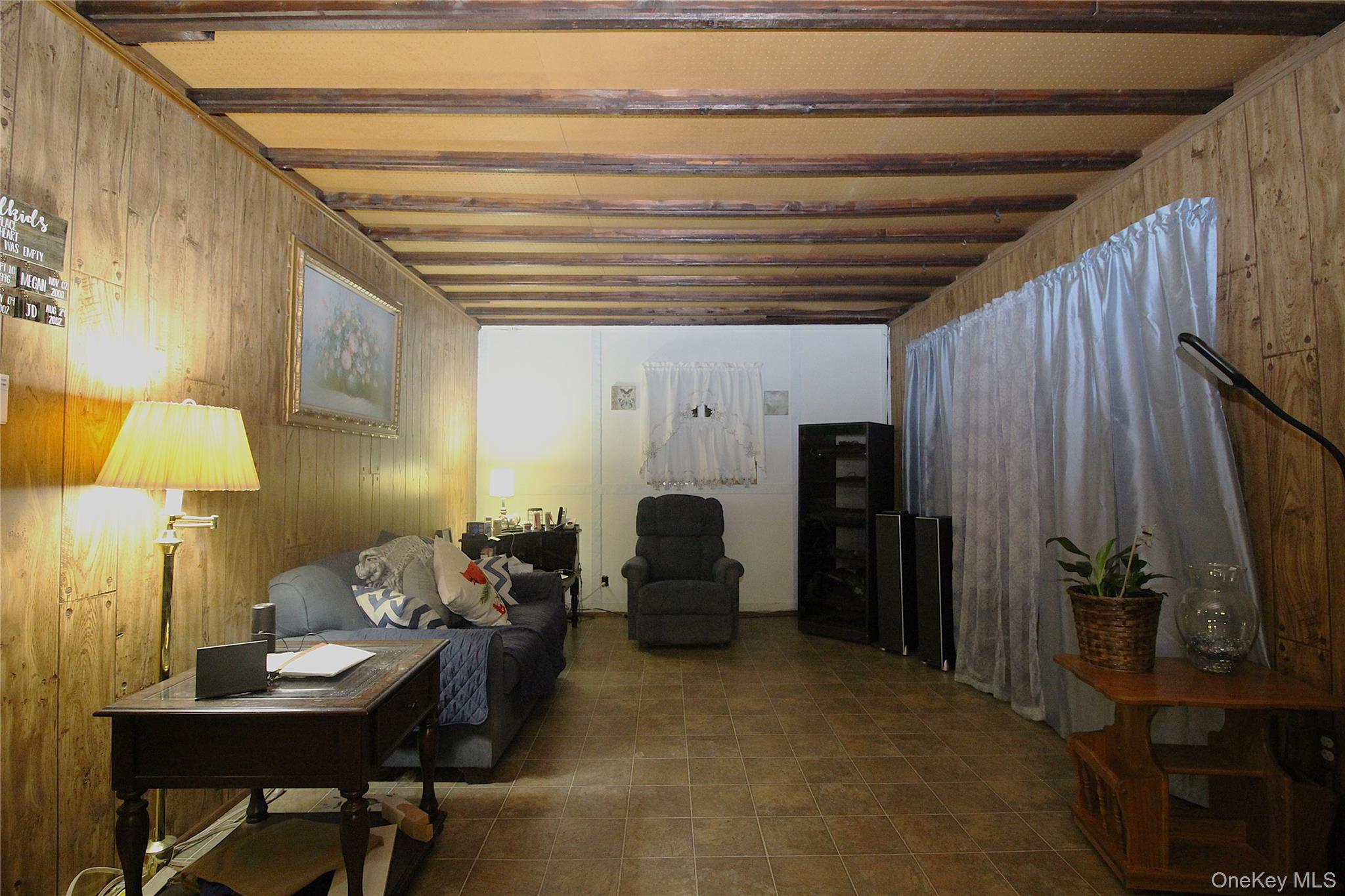 878 County Line Road, Amityville, NY 11701