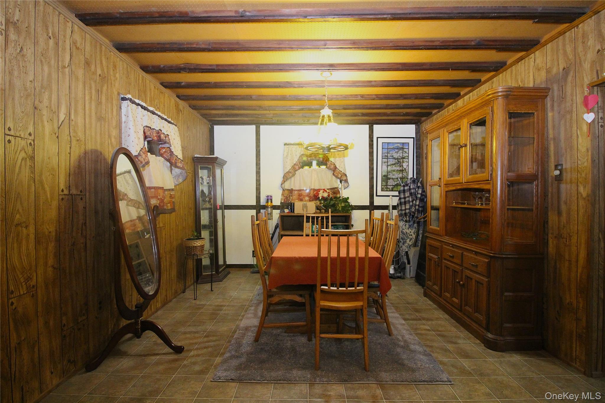 878 County Line Road, Amityville, NY 11701