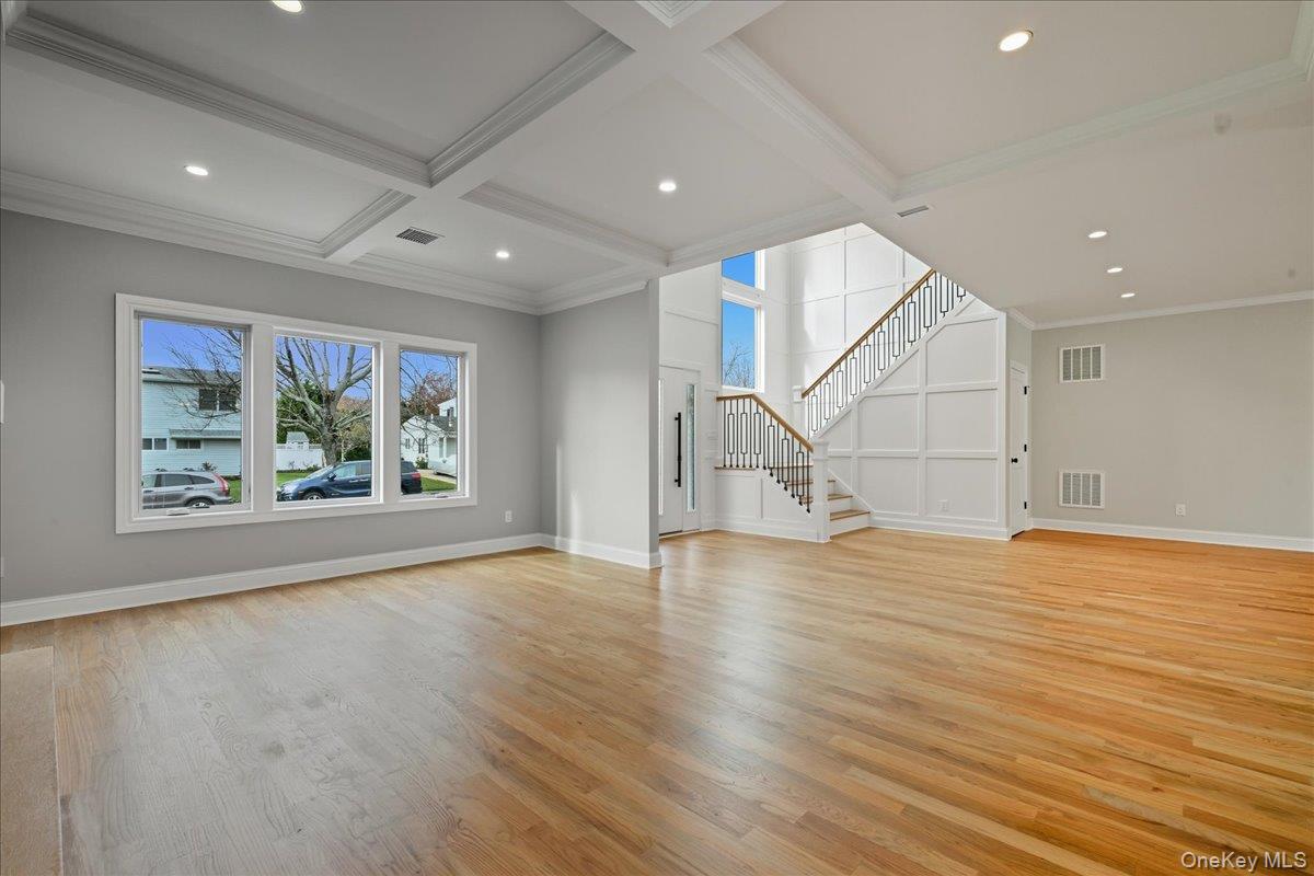 39 Cobalt Lane, Westbury, NY 11590