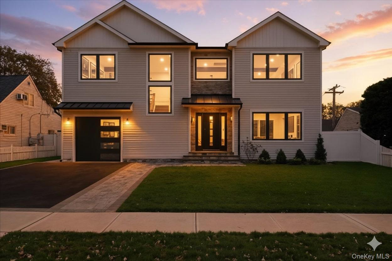 39 Cobalt Lane, Westbury, NY 11590