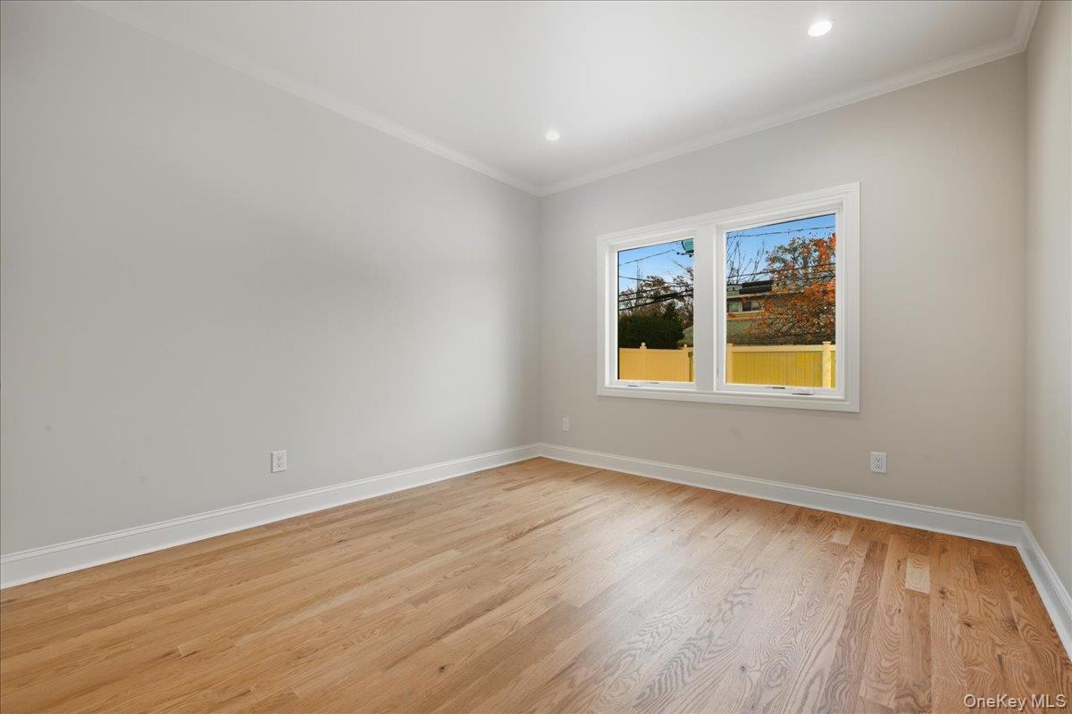 39 Cobalt Lane, Westbury, NY 11590