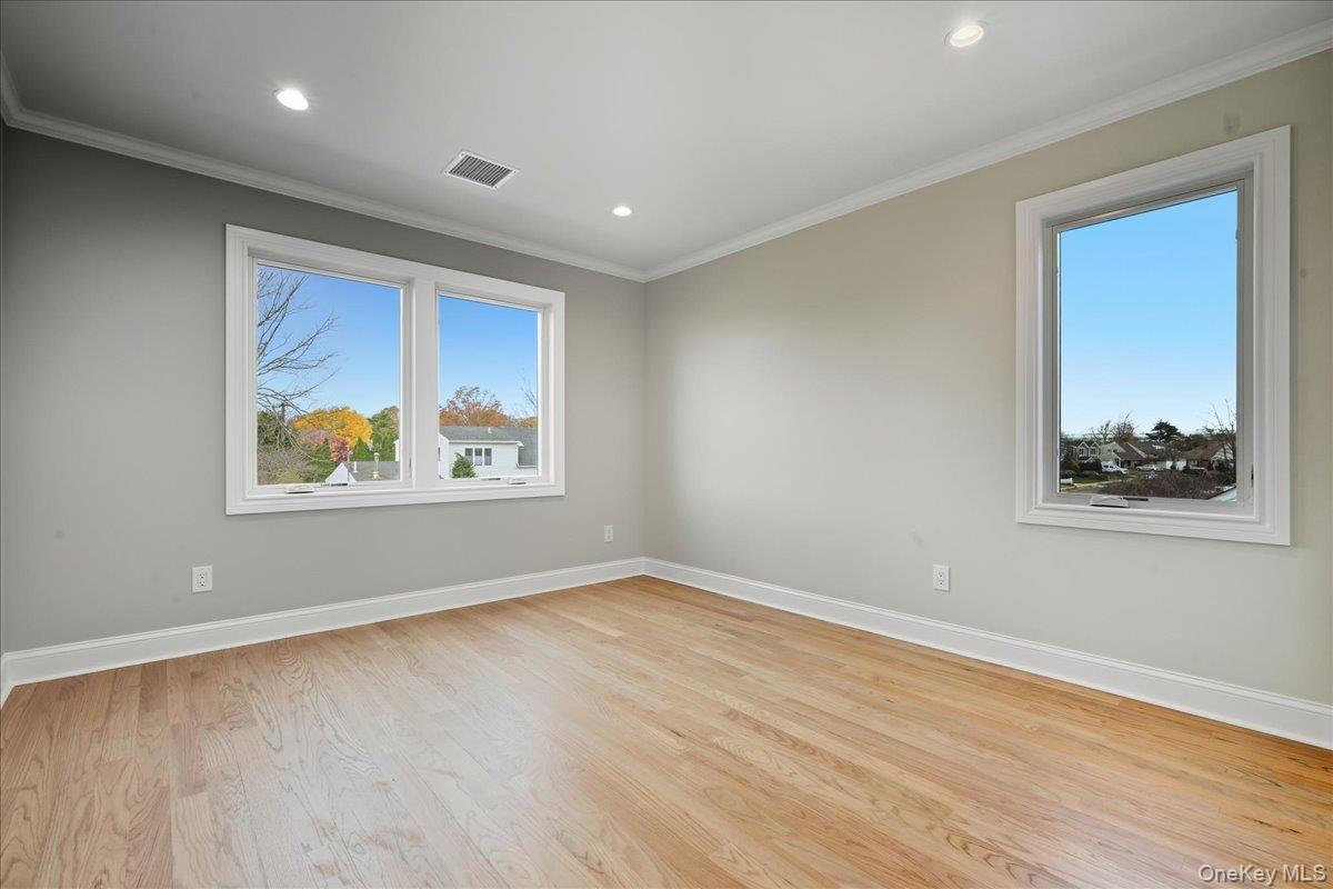 39 Cobalt Lane, Westbury, NY 11590