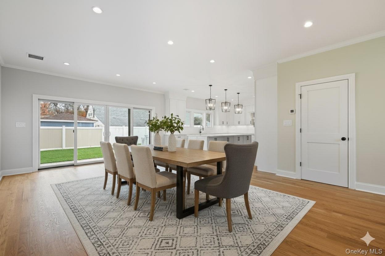 39 Cobalt Lane, Westbury, NY 11590