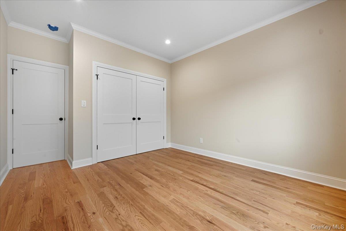 39 Cobalt Lane, Westbury, NY 11590