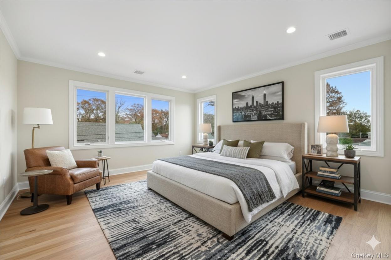 39 Cobalt Lane, Westbury, NY 11590