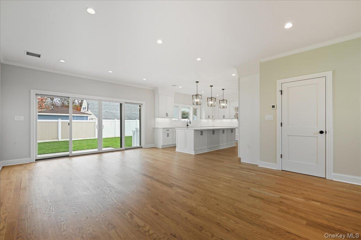 39 Cobalt Lane, Westbury, NY 11590