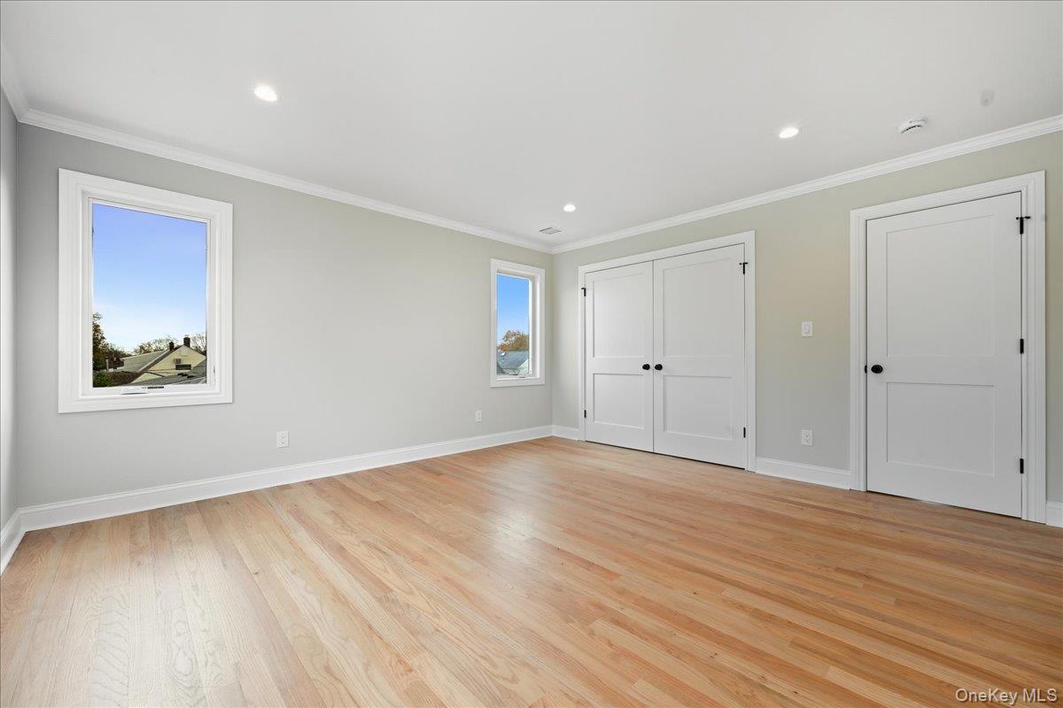 39 Cobalt Lane, Westbury, NY 11590