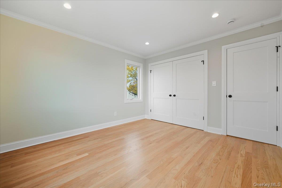 39 Cobalt Lane, Westbury, NY 11590