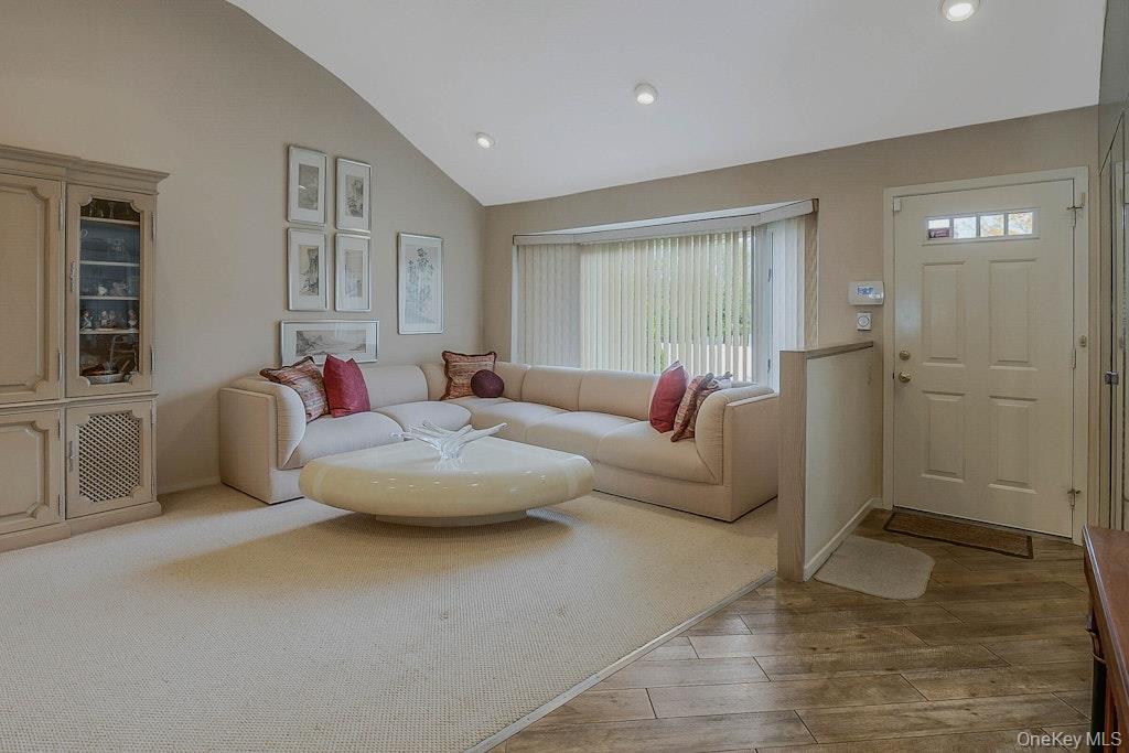 1 Fulton Place, Jericho, NY 11753