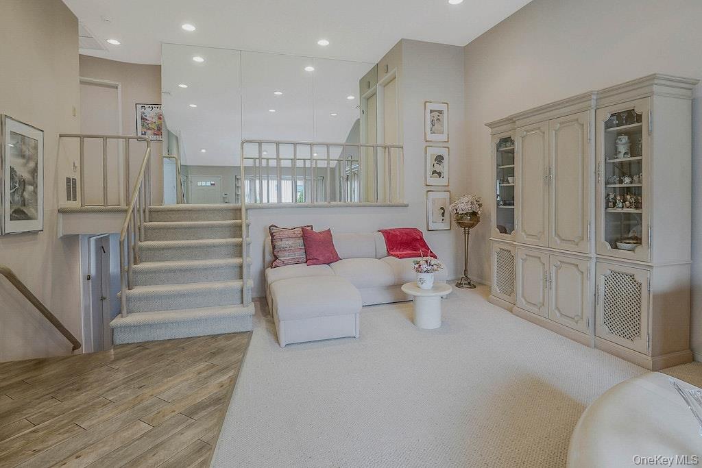 1 Fulton Place, Jericho, NY 11753