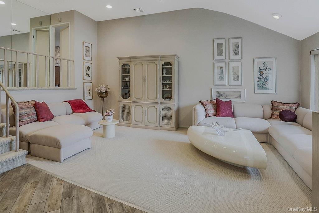 1 Fulton Place, Jericho, NY 11753