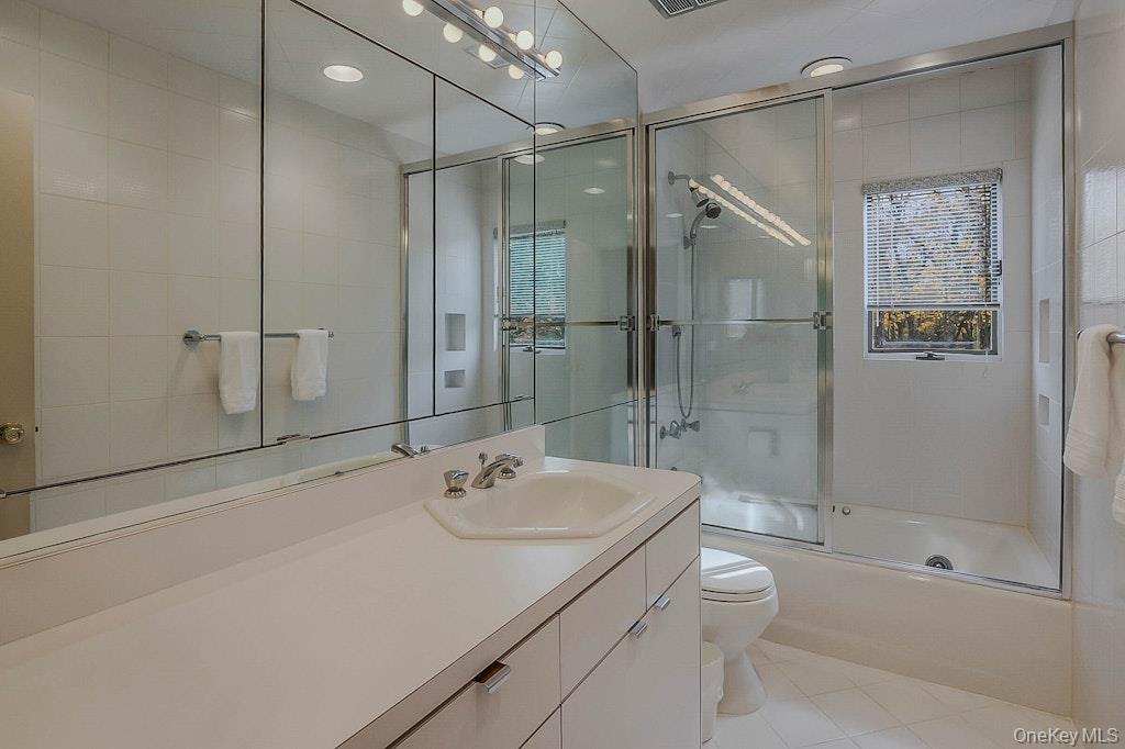 1 Fulton Place, Jericho, NY 11753