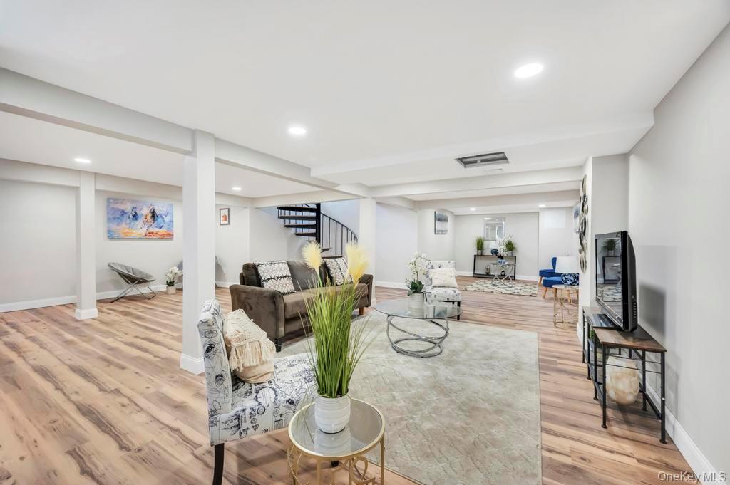 100 Old Northport Road, Kings Park, NY 11754