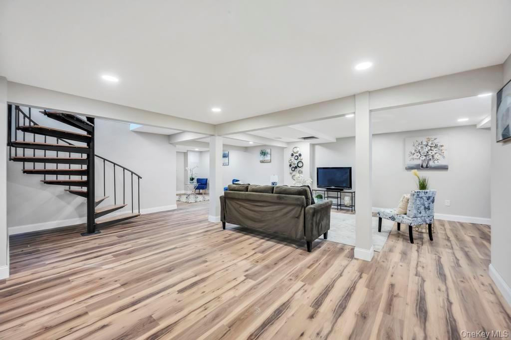 100 Old Northport Road, Kings Park, NY 11754