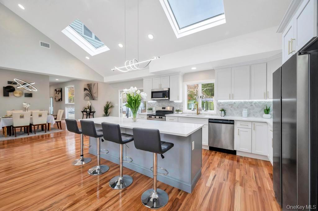 100 Old Northport Road, Kings Park, NY 11754