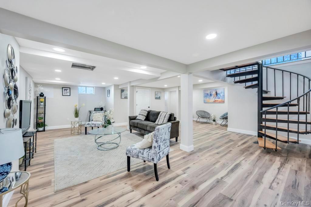 100 Old Northport Road, Kings Park, NY 11754