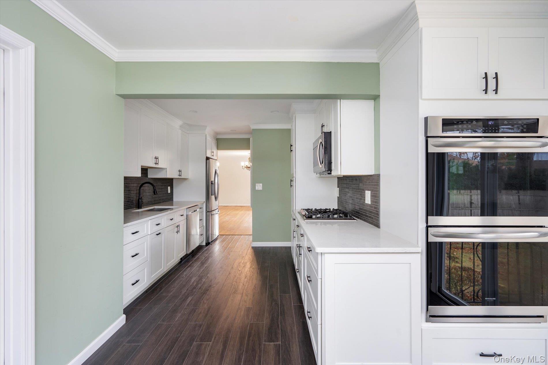 17 Evans Avenue, Farmingdale, NY 11735