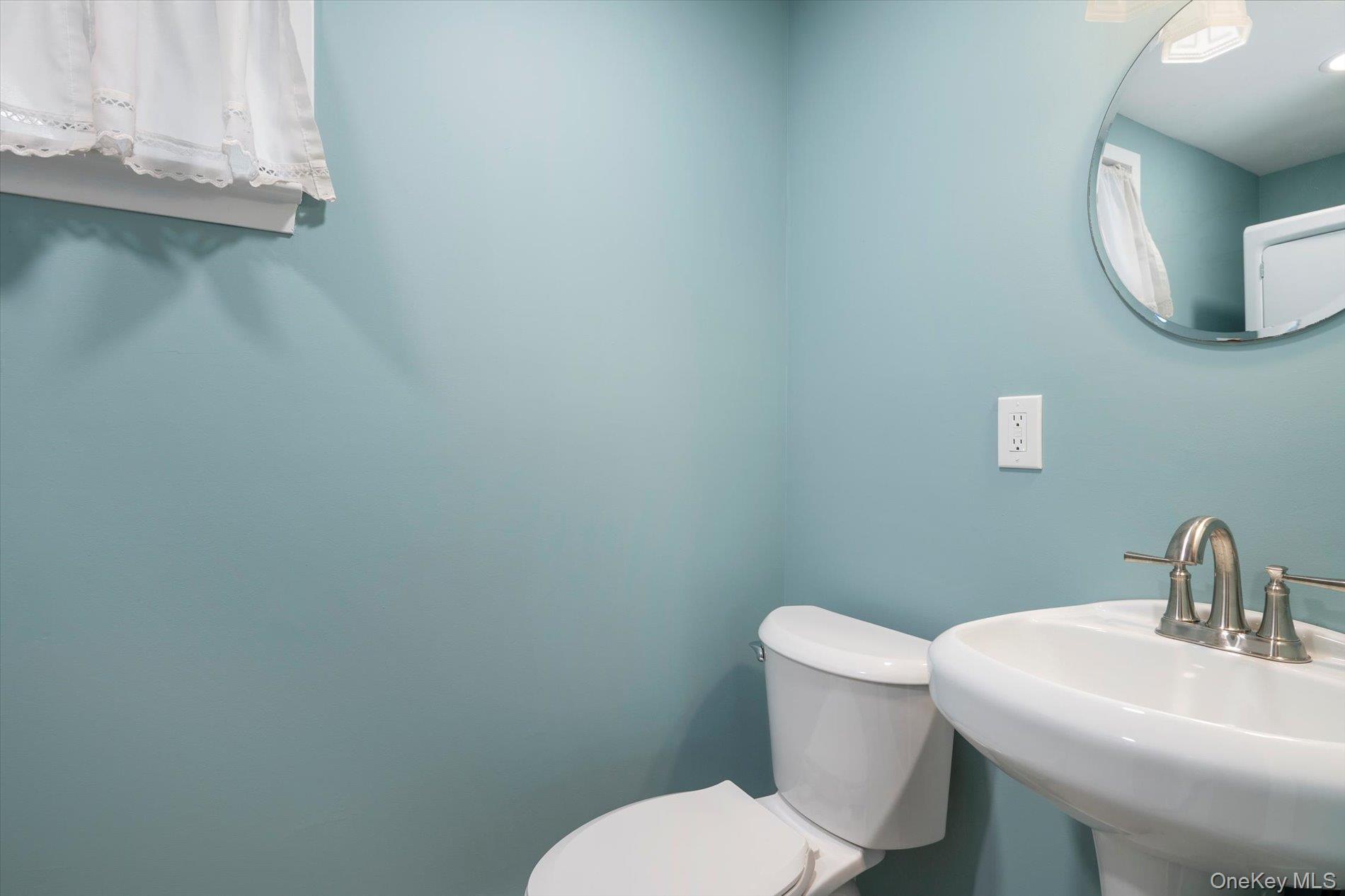 17 Evans Avenue, Farmingdale, NY 11735