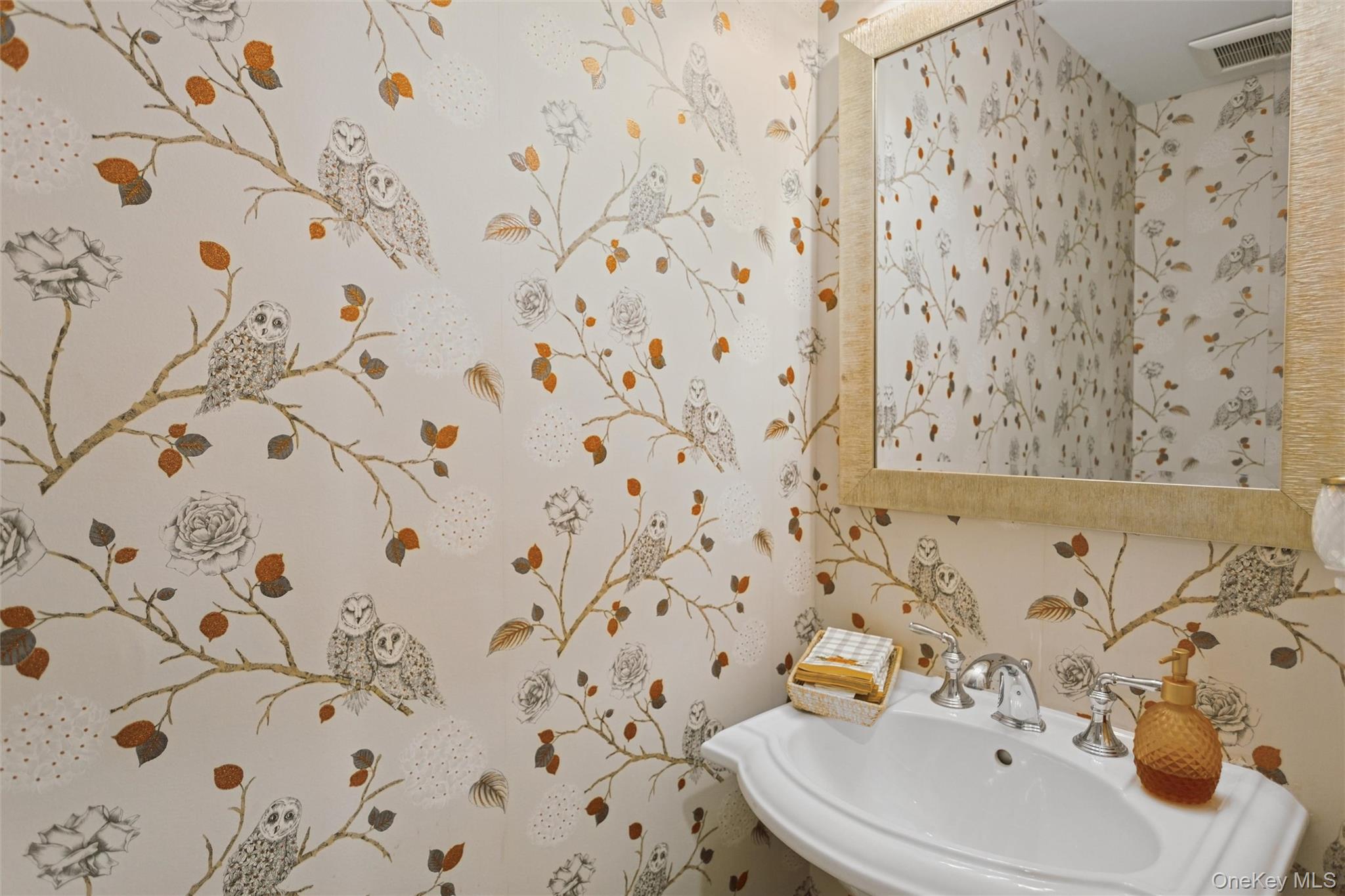 352 Marina Pointe Drive # 352, East Rockaway, NY 11518