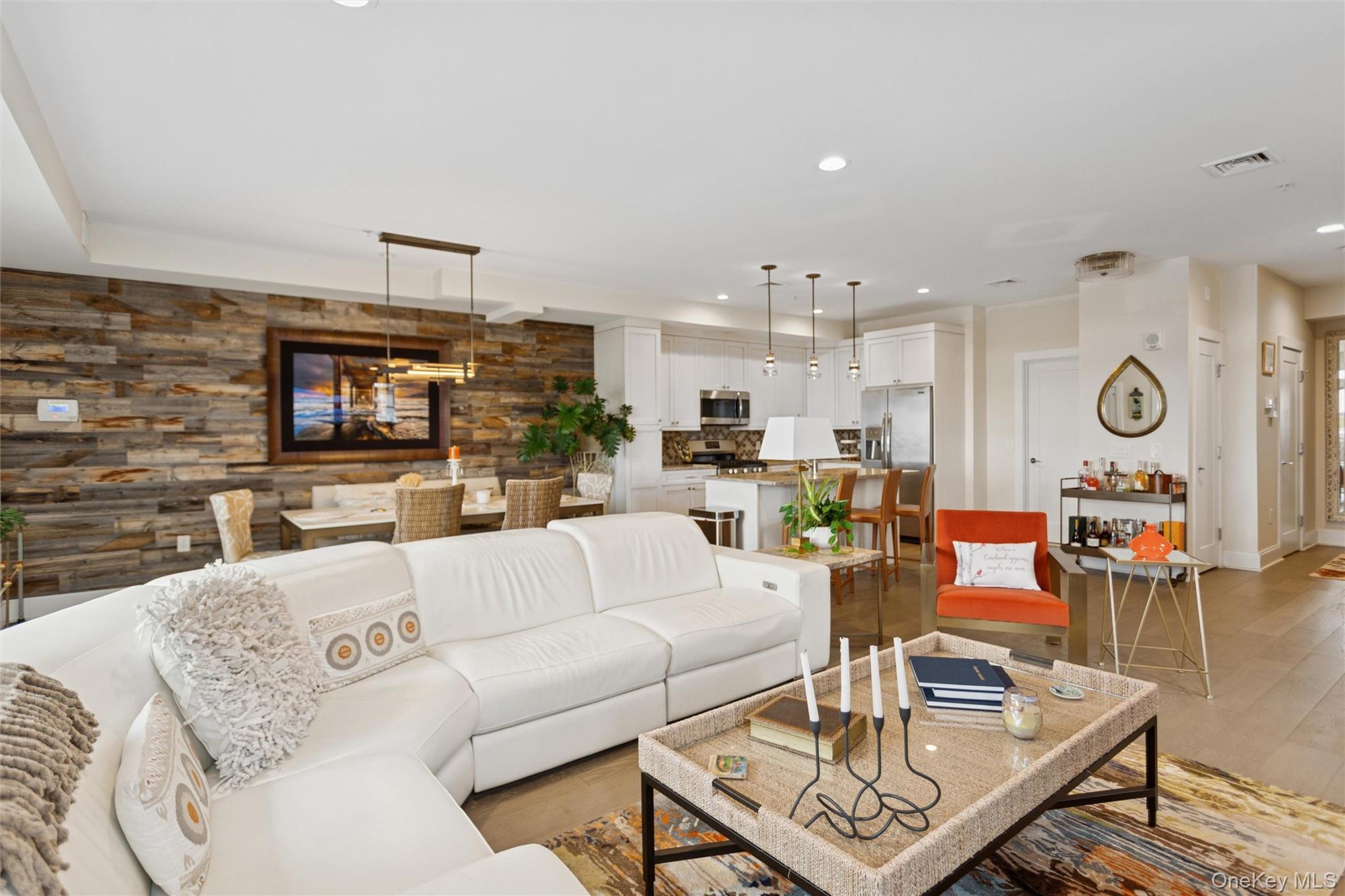 352 Marina Pointe Drive # 352, East Rockaway, NY 11518