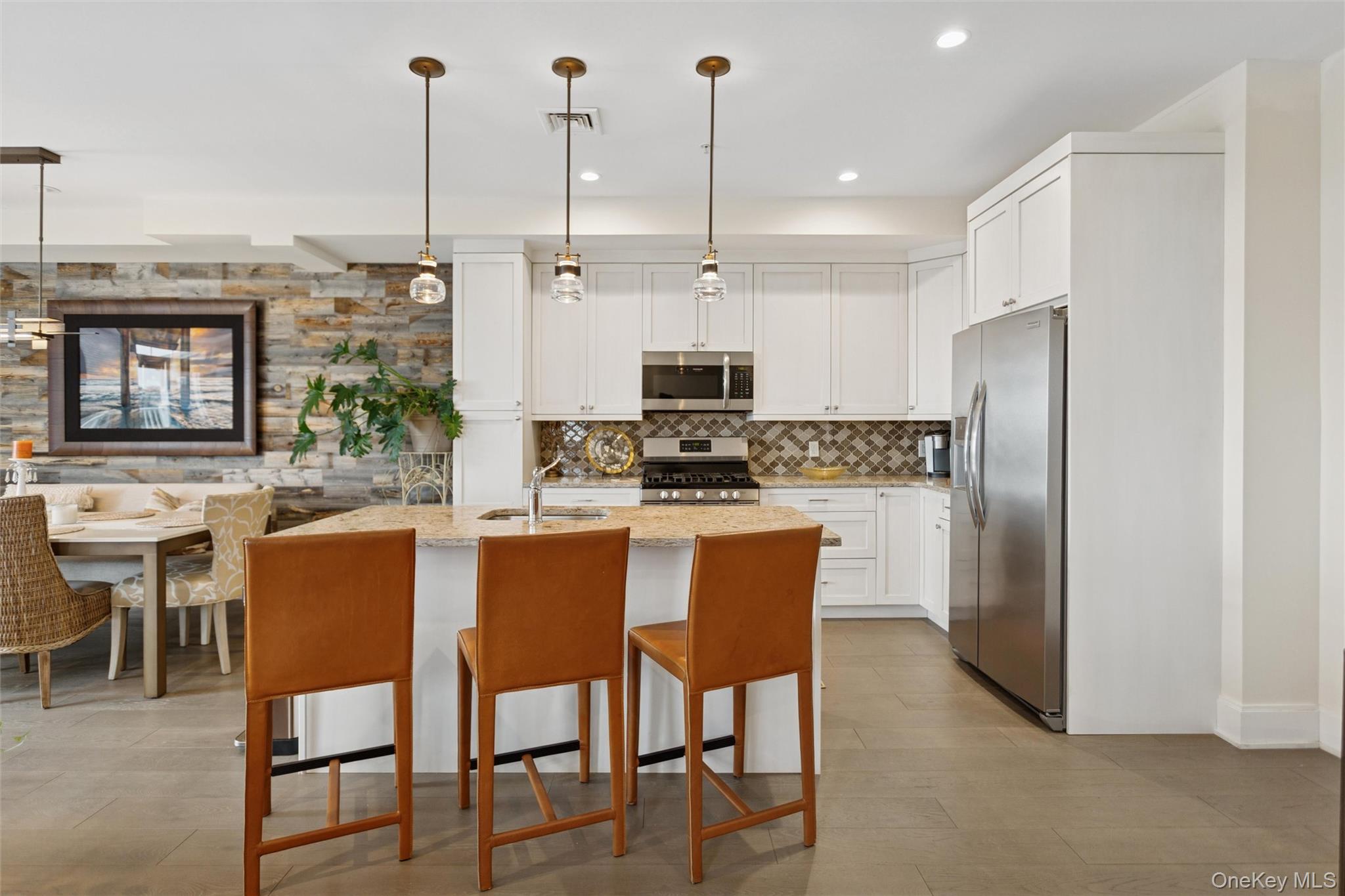 352 Marina Pointe Drive # 352, East Rockaway, NY 11518