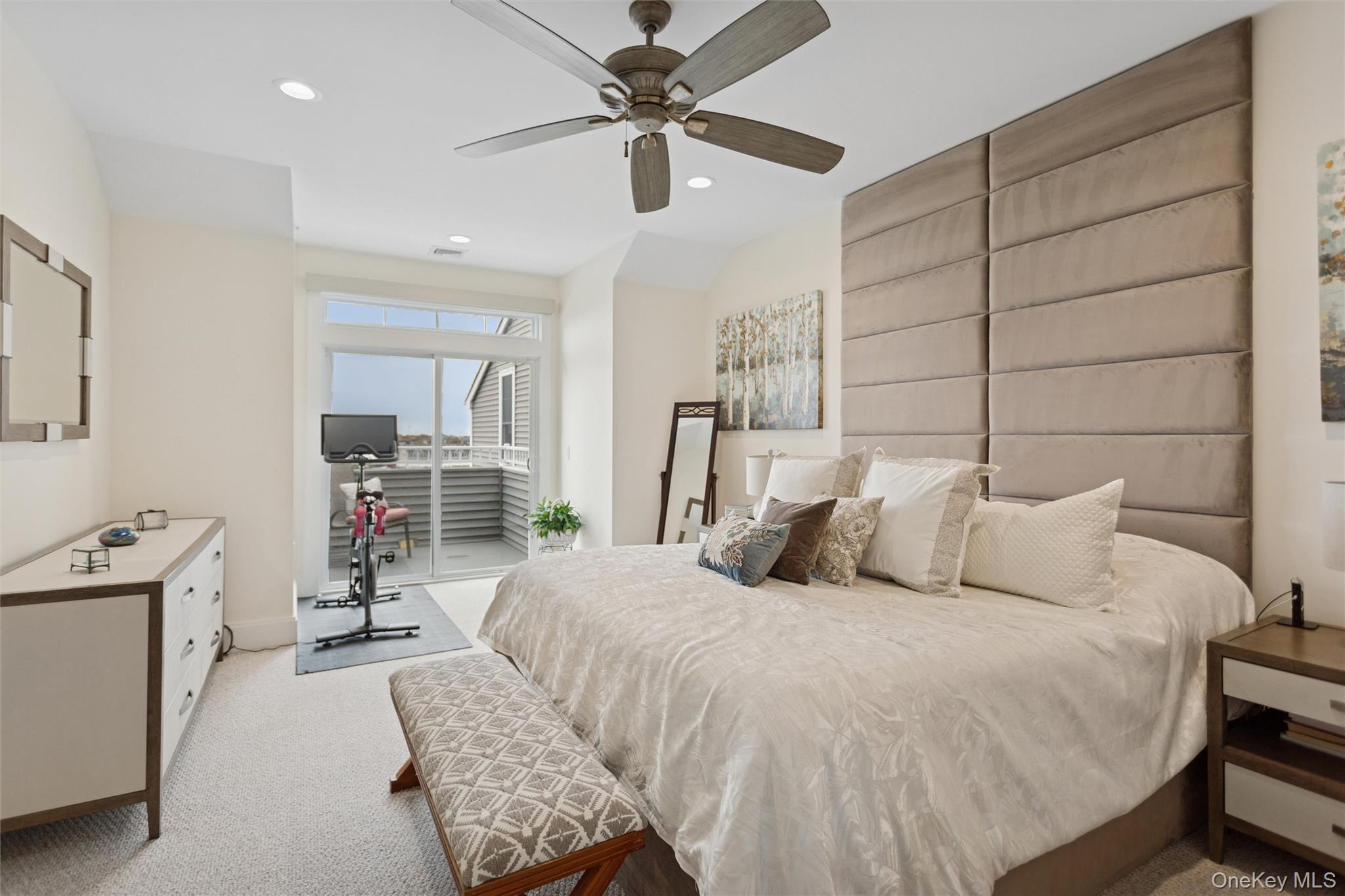 352 Marina Pointe Drive # 352, East Rockaway, NY 11518