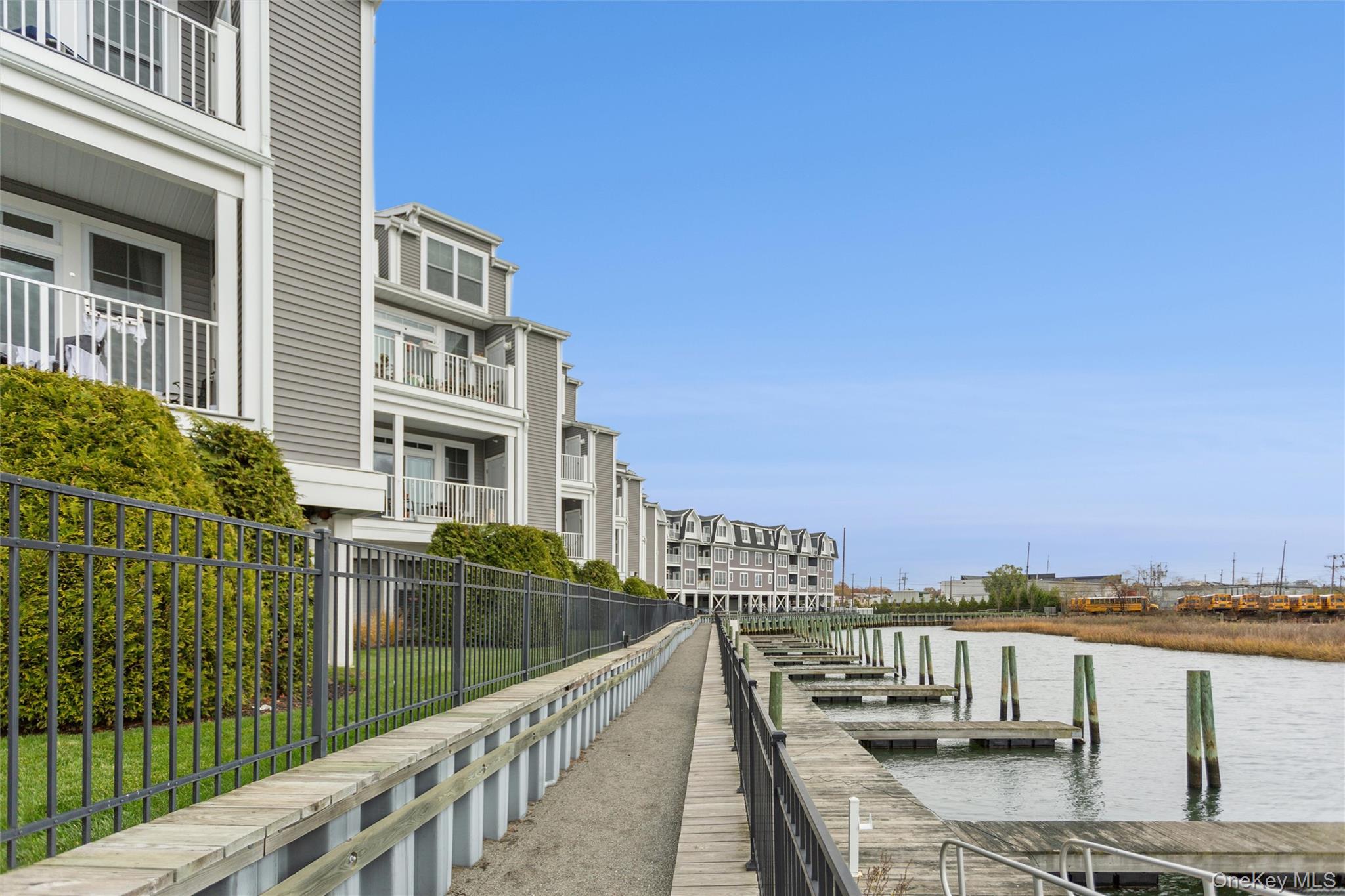 352 Marina Pointe Drive # 352, East Rockaway, NY 11518