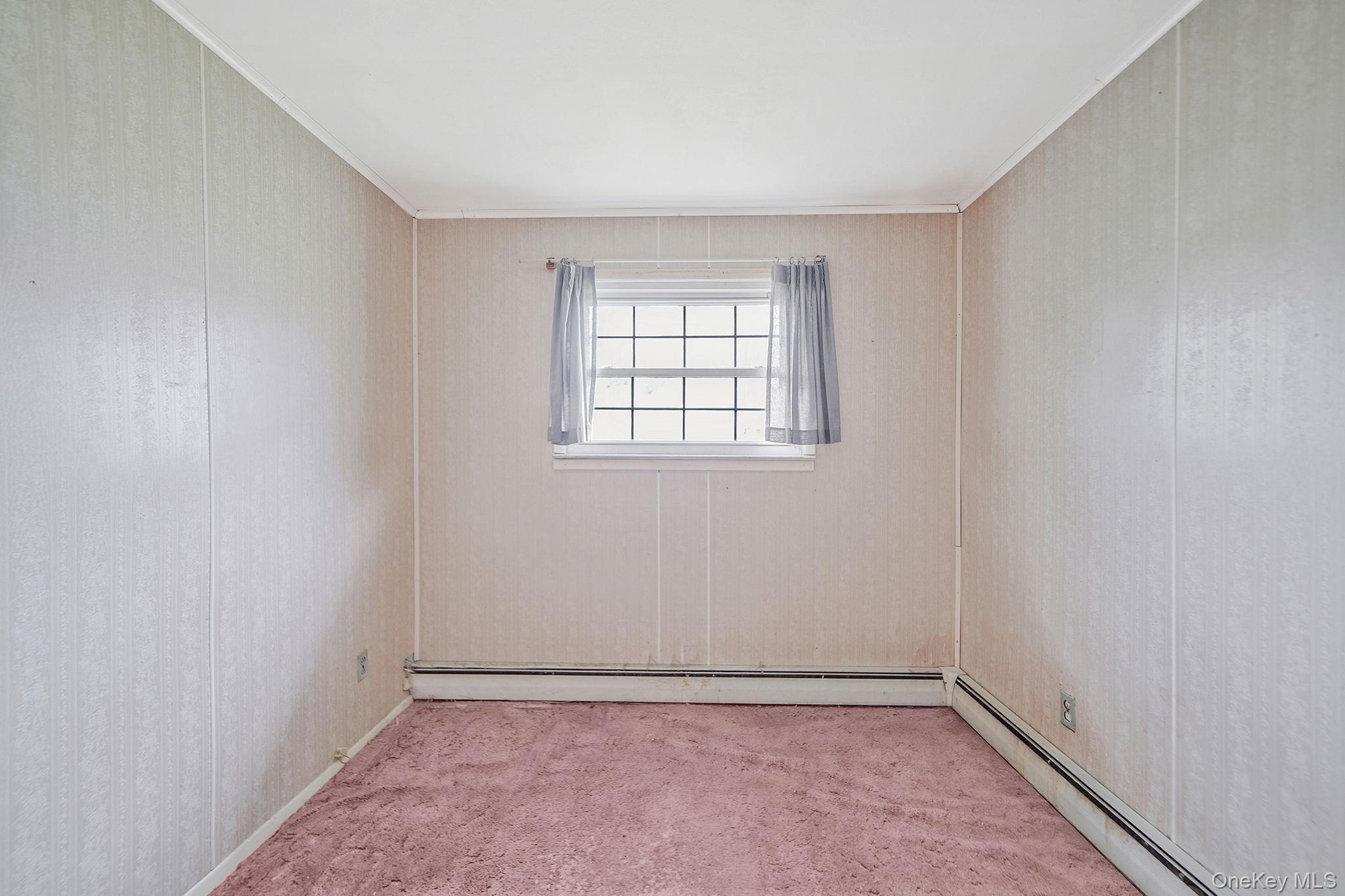 98 Rose Place, Selden, NY 11784