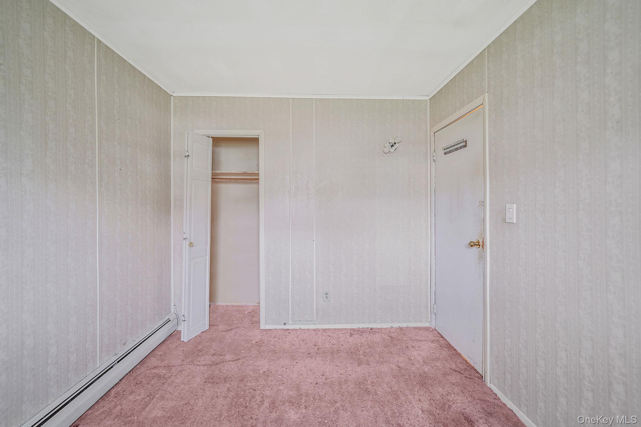 98 Rose Place, Selden, NY 11784