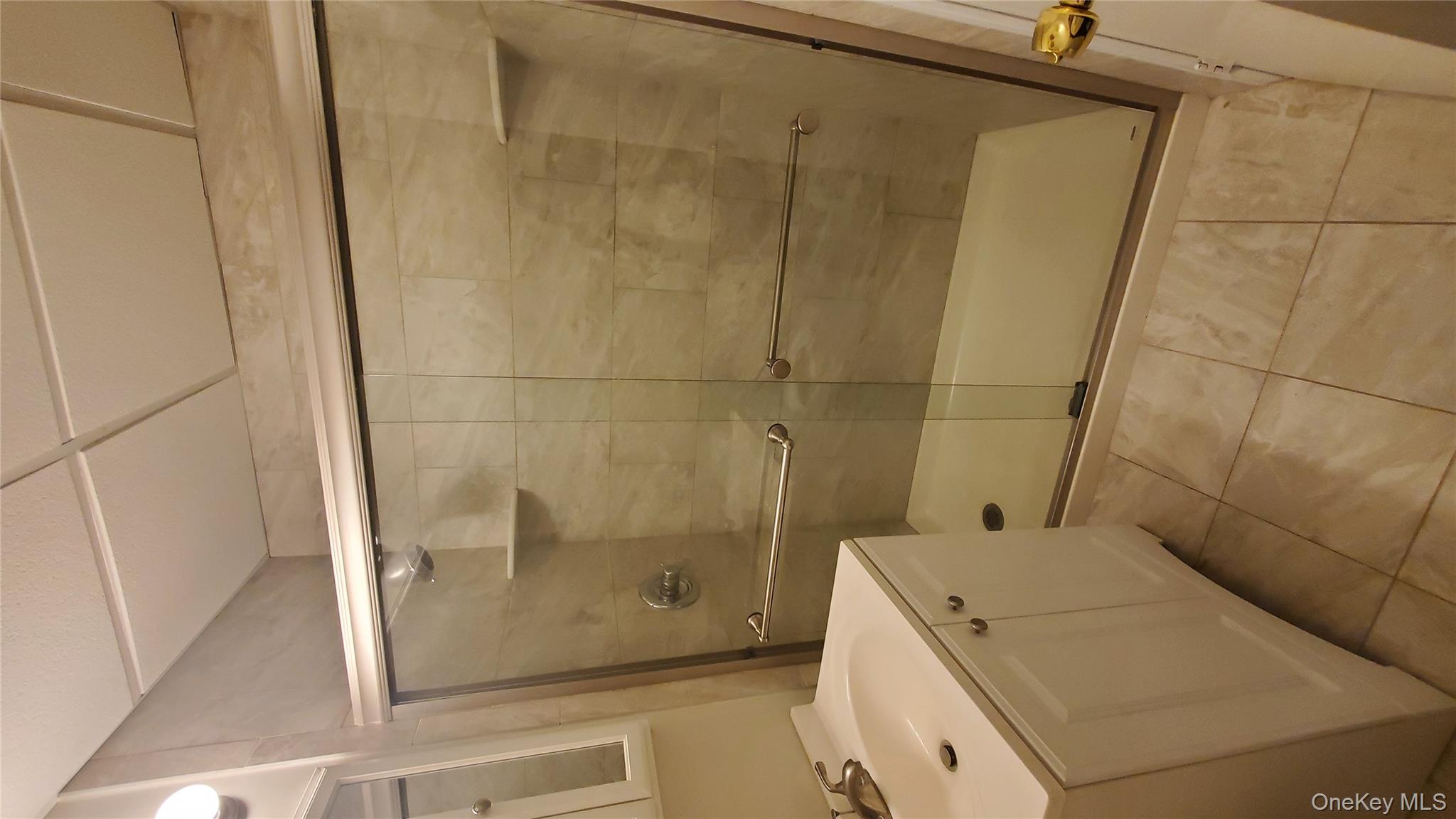 460 OLD TOWN Road # 27E, Port Jefferson Station, NY 11776