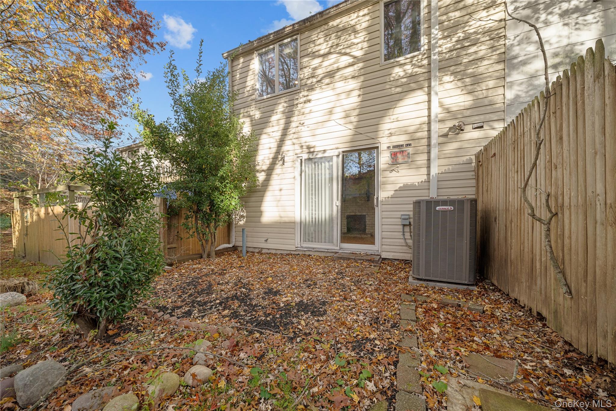 34 Wooded Way, Calverton, NY 11933