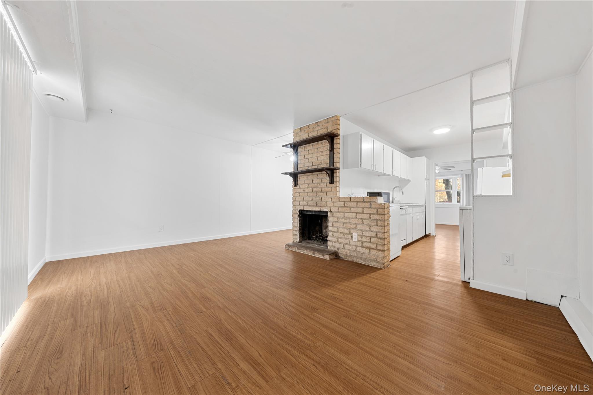 34 Wooded Way, Calverton, NY 11933