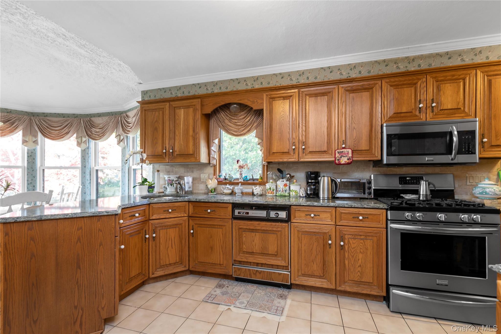 2 Coolidge Avenue # T, Glen Head, NY 11545