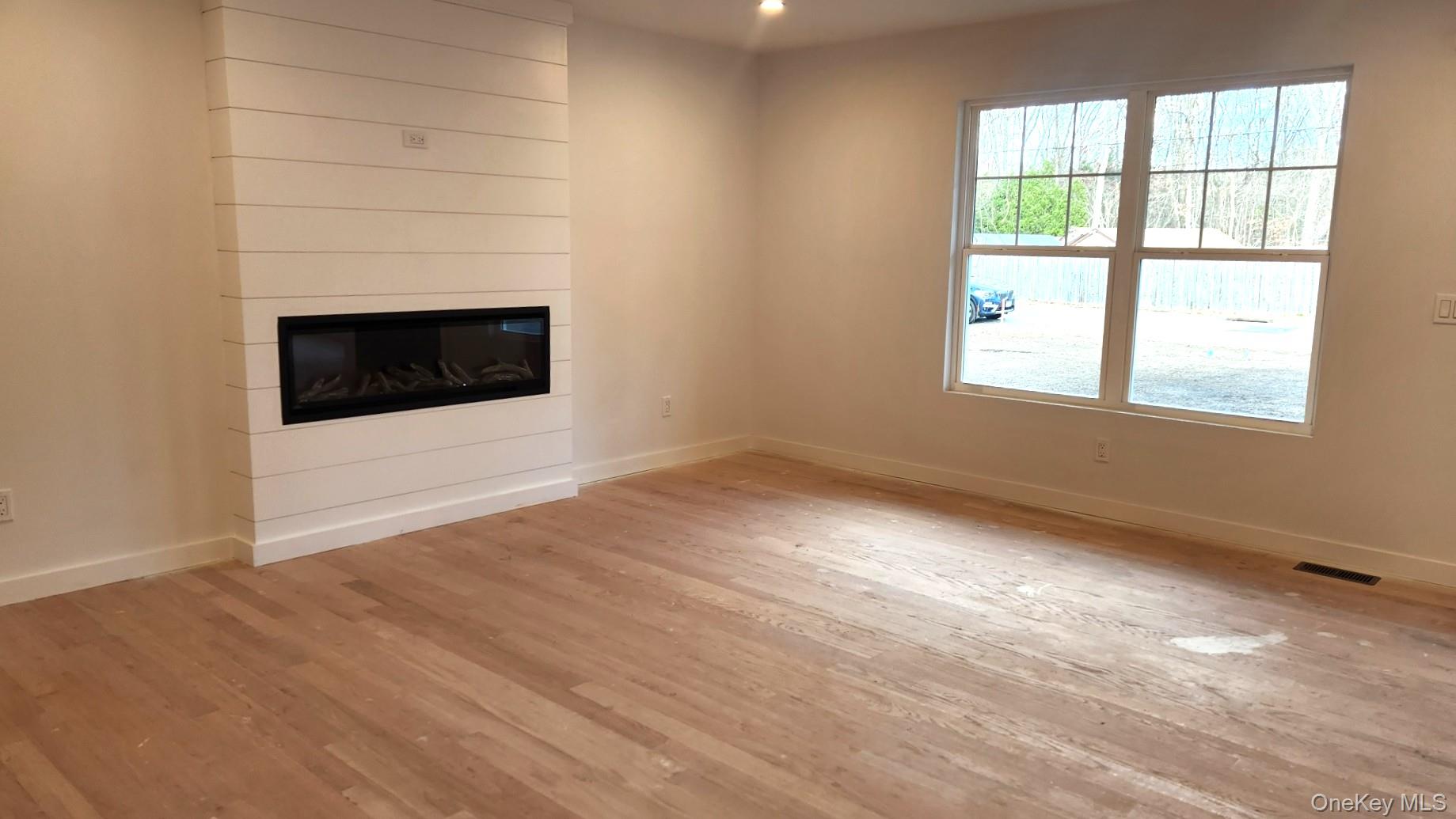 45 Kingsland Avenue, Shirley, NY 11967