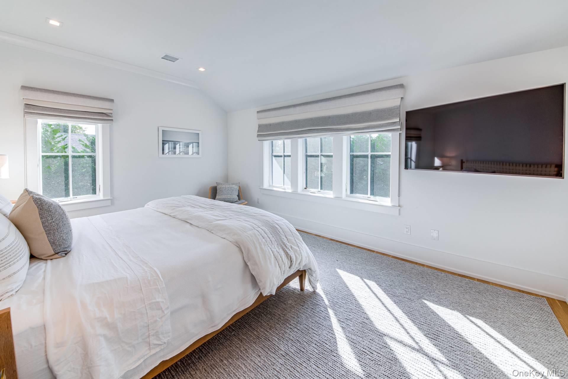 54 Miller Lane E, East Hampton, NY 11937