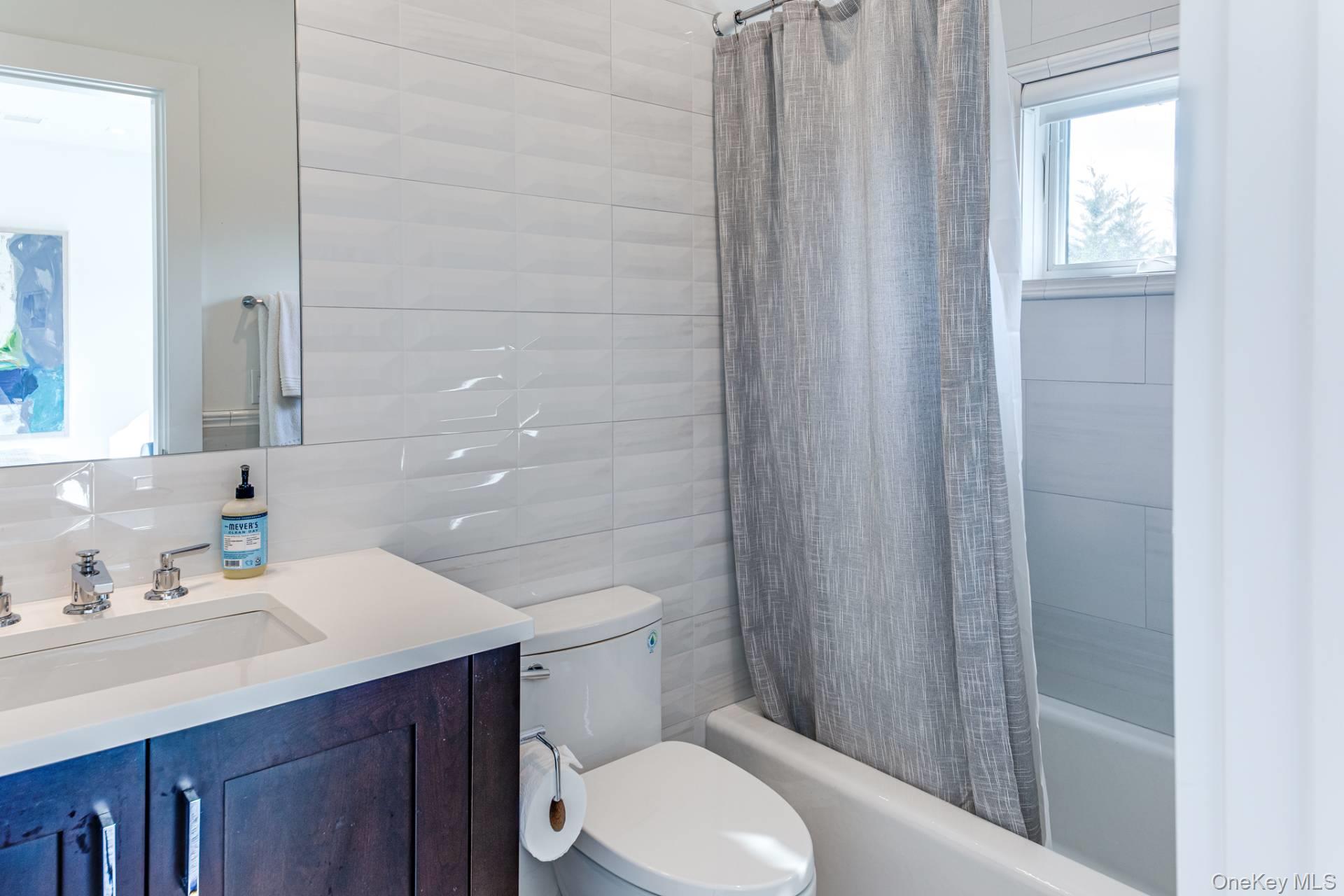 54 Miller Lane E, East Hampton, NY 11937