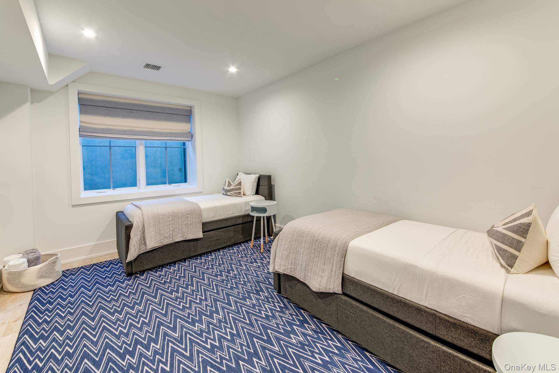 54 Miller Lane E, East Hampton, NY 11937