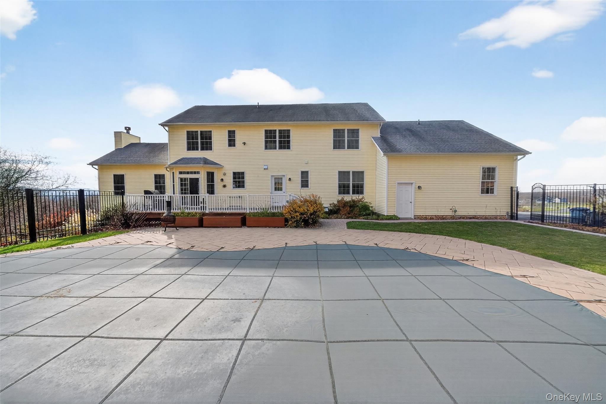 106 Fox Hill Run, Rock Tavern, NY 12575