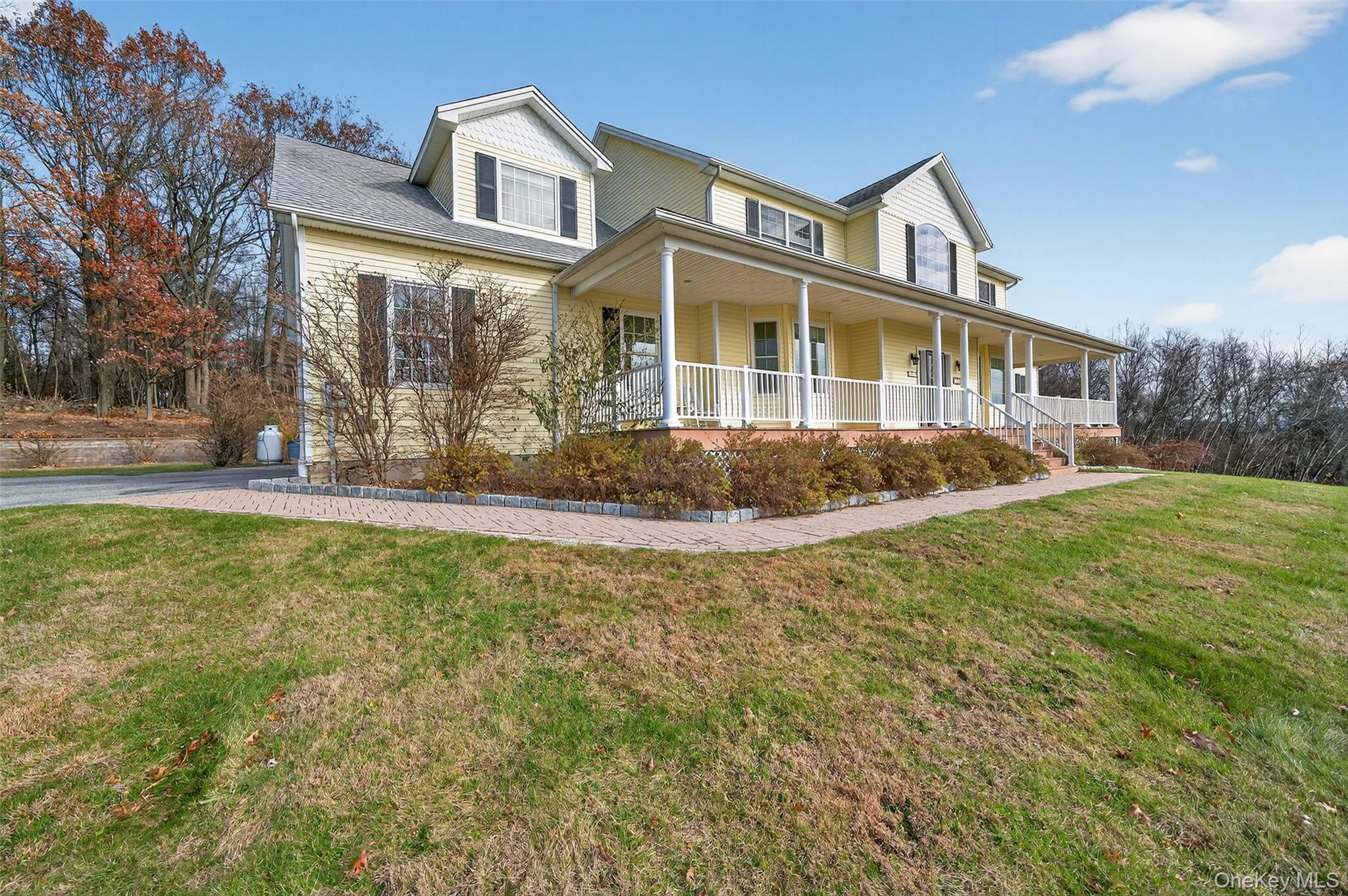 106 Fox Hill Run, Rock Tavern, NY 12575