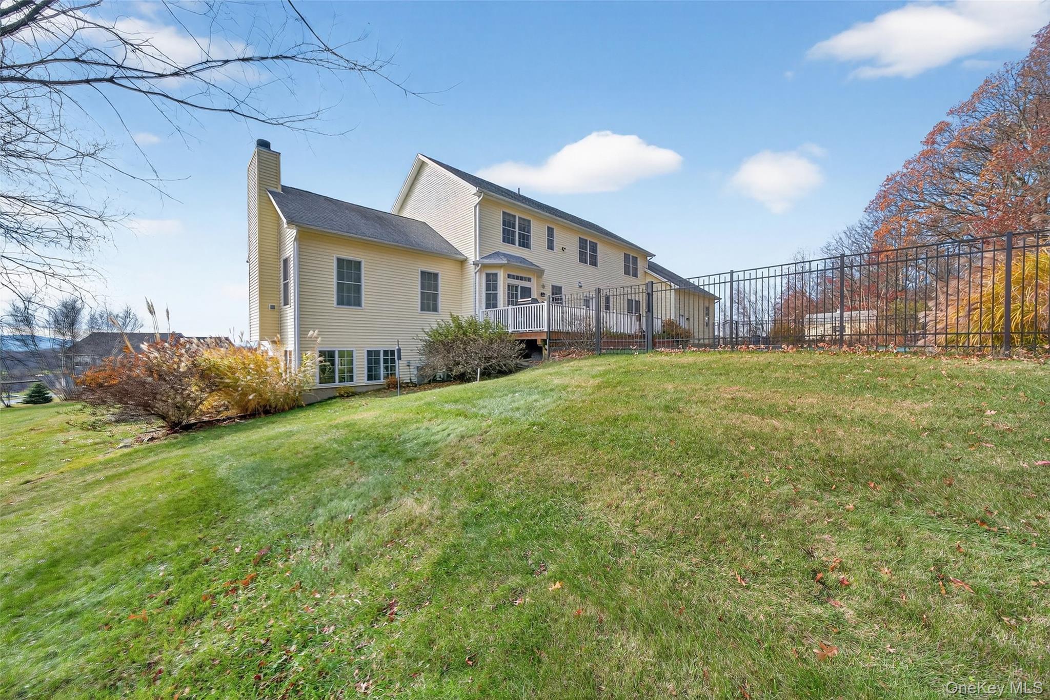 106 Fox Hill Run, Rock Tavern, NY 12575