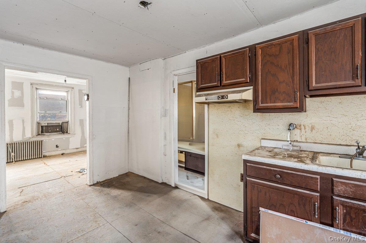 5739 57th Road, Maspeth, NY 11378