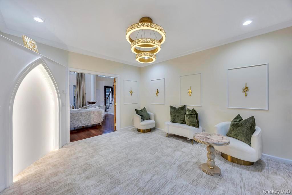 2 Old Bridge Court, Melville, NY 11747