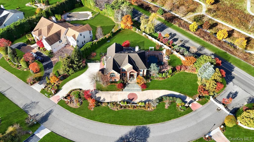 2 Old Bridge Court, Melville, NY 11747