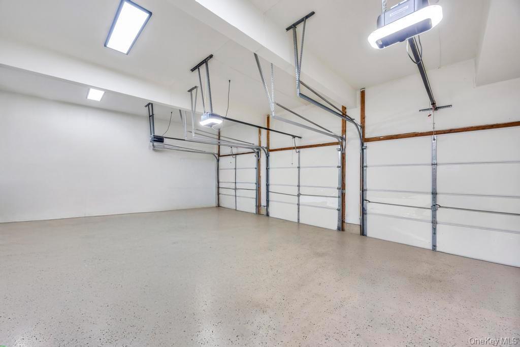 2 Old Bridge Court, Melville, NY 11747