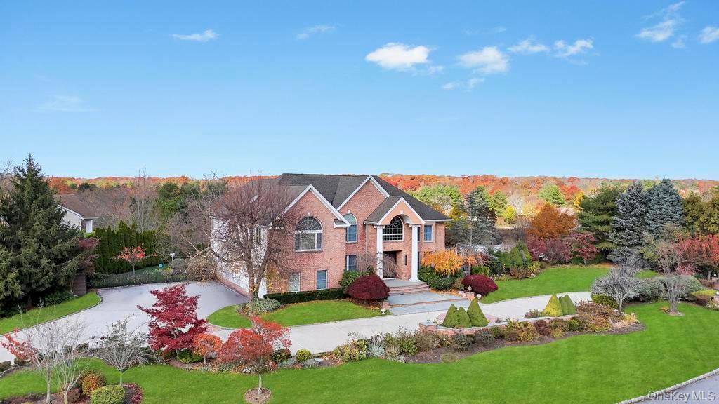 2 Old Bridge Court, Melville, NY 11747