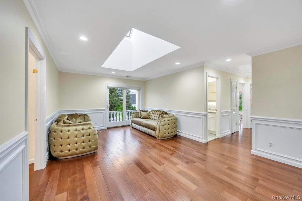 2 Old Bridge Court, Melville, NY 11747