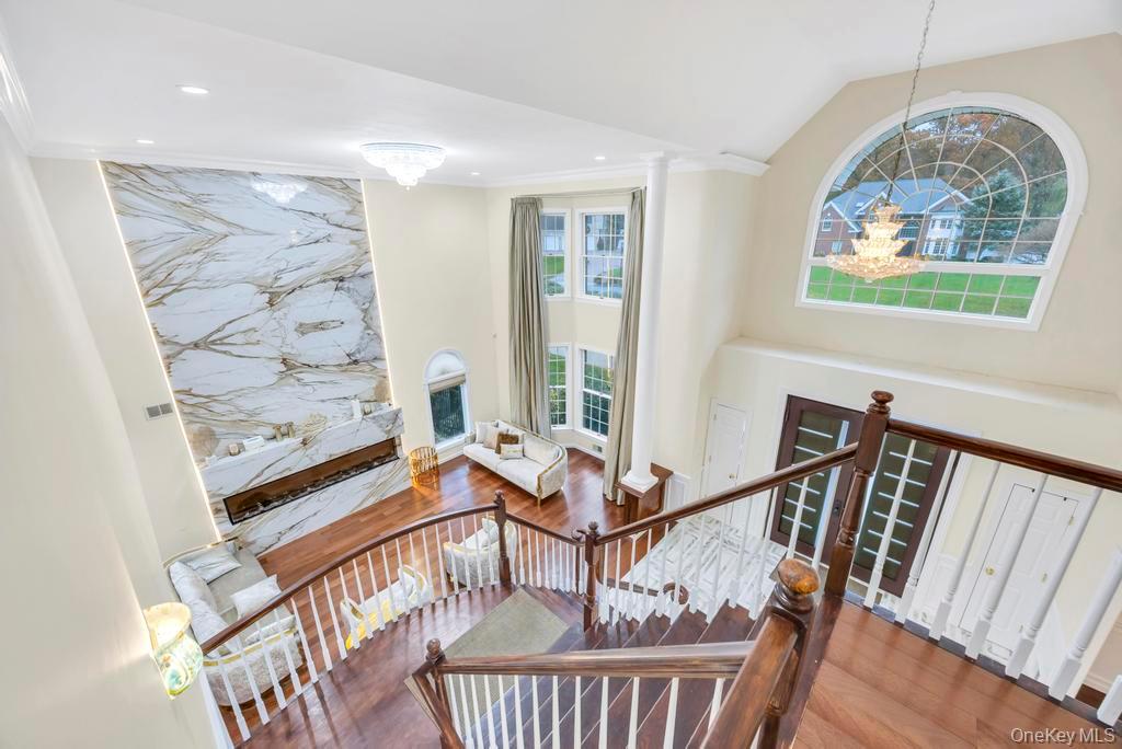 2 Old Bridge Court, Melville, NY 11747